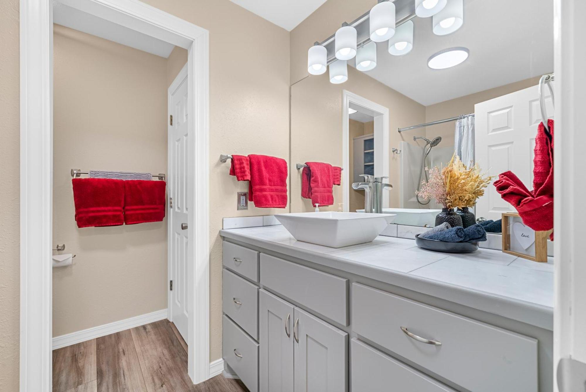 Adelines Lake View Elegant Home In Gated Community Sleeps 15 Russellville Eksteriør billede